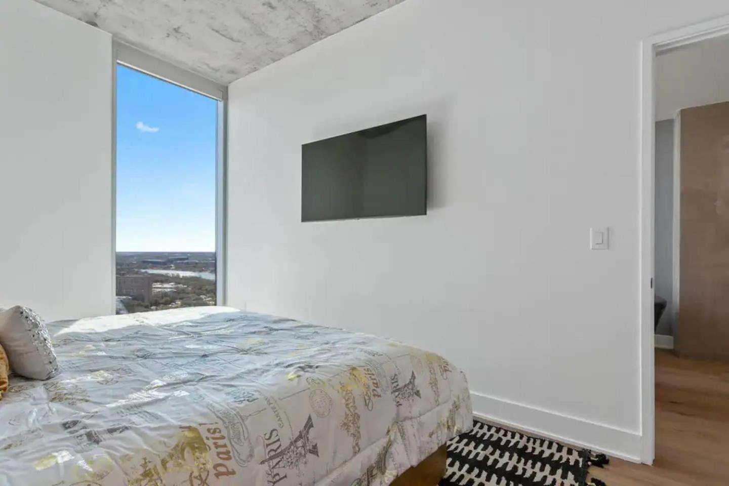 Modern 1Br Condo On Rainey St With Pool And Views Austin Bagian luar foto