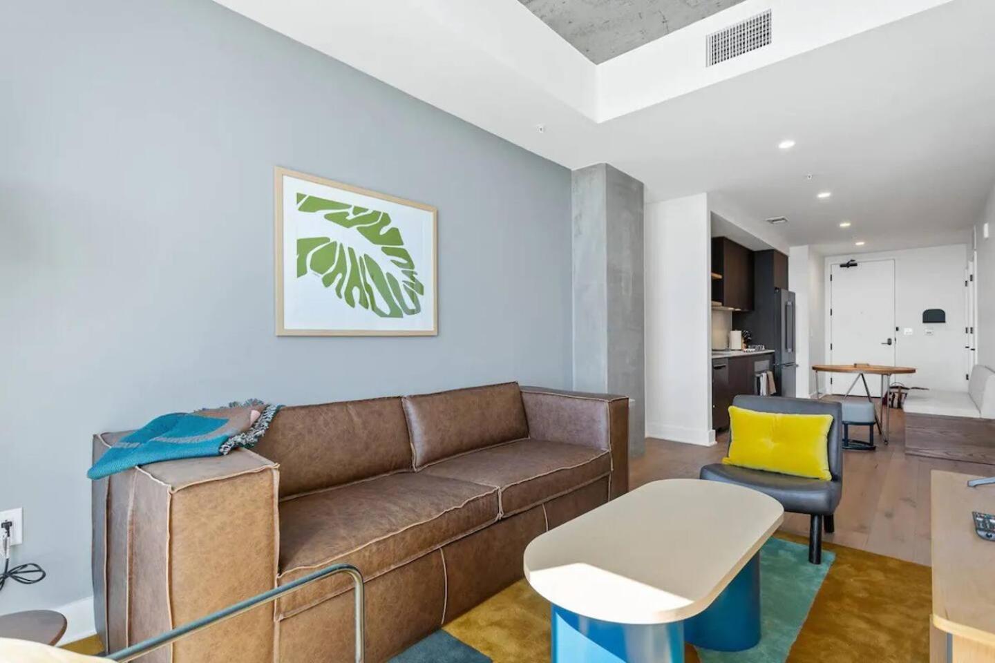 Modern 1Br Condo On Rainey St With Pool And Views Austin Bagian luar foto