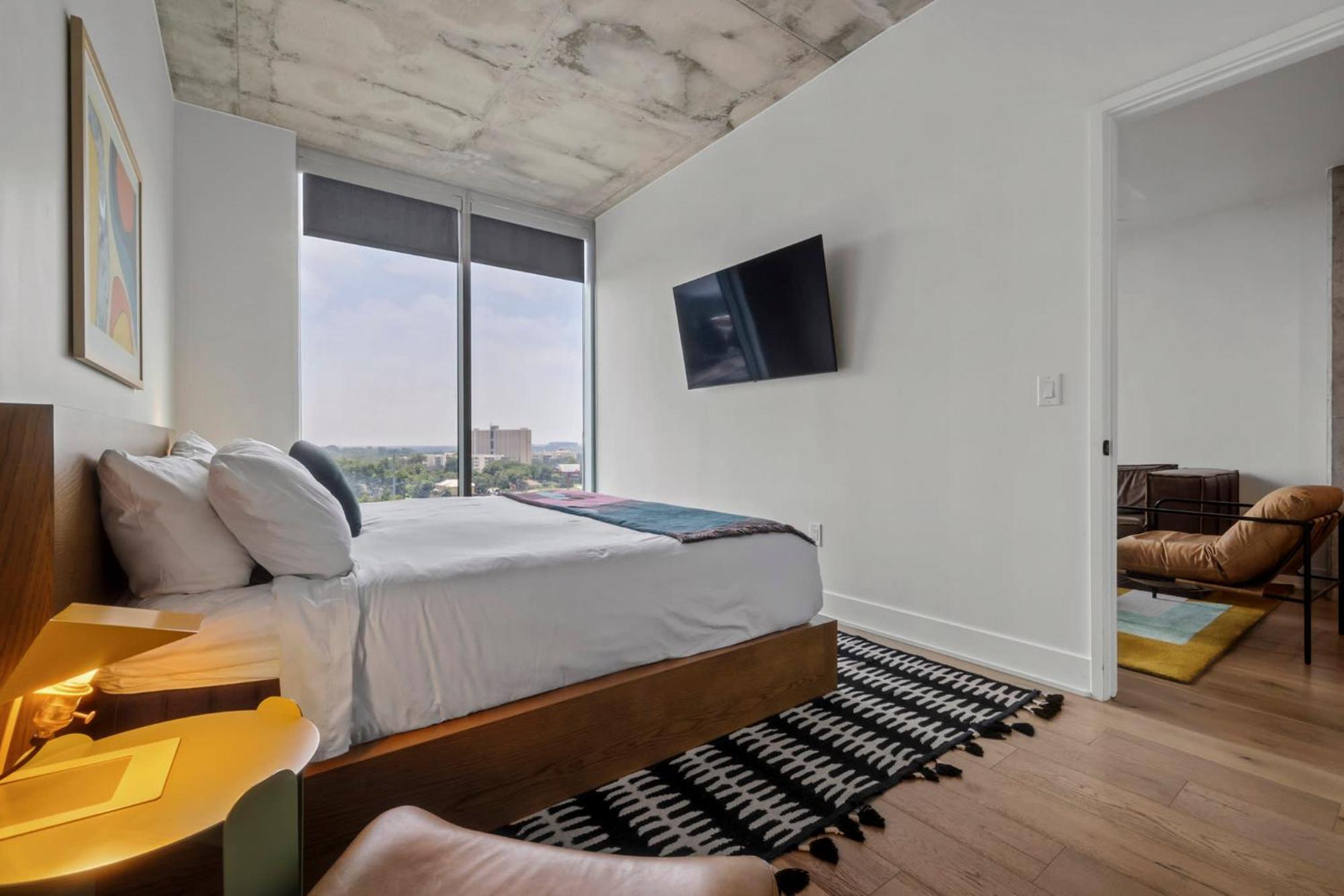 Modern 1Br Condo On Rainey St With Pool And Views Austin Bagian luar foto