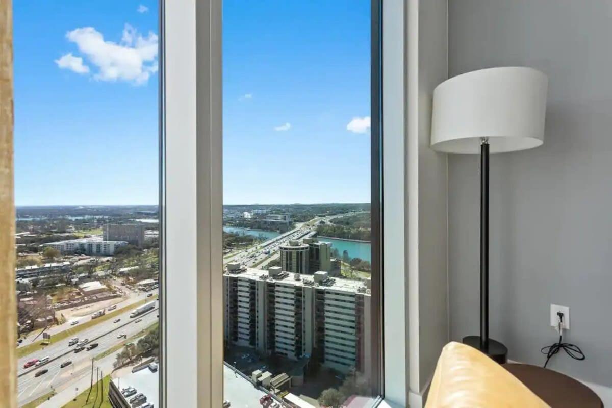 Modern 1Br Condo On Rainey St With Pool And Views Austin Bagian luar foto