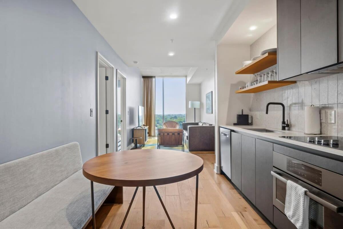 Modern 1Br Condo On Rainey St With Pool And Views Austin Bagian luar foto